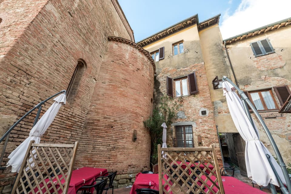 Borgo Antico Residence Hotel in Tuscany