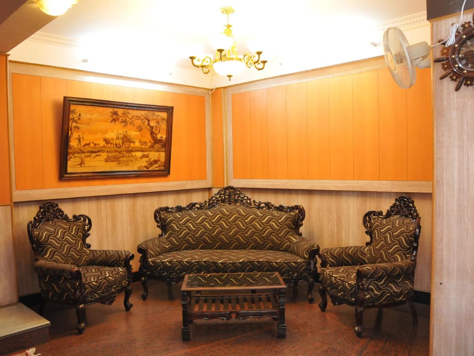 Hotel Pearl Inn Hotel in Mysuru