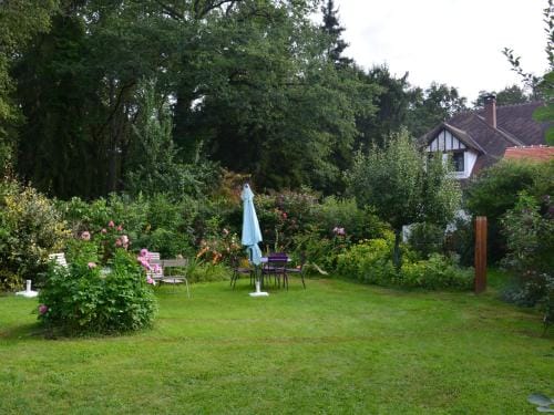 Chambre d'hotes 'Perle' avec WiFi, TV, petit-dejeuner inclus - FR-1-590-508 Hotel in Centre-Val de Loire