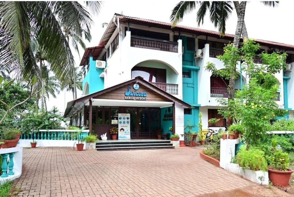 Swim Sea Beach Resort Hotel in Goa, India