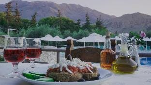 Vardis Olive Garden Hotel in Crete