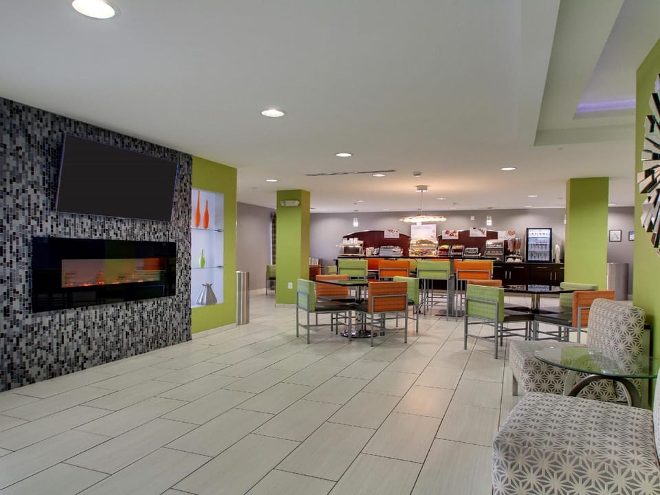Holiday Inn Express & Suites Jackson Downtown - Coliseum By IHG Hotel in Flowood