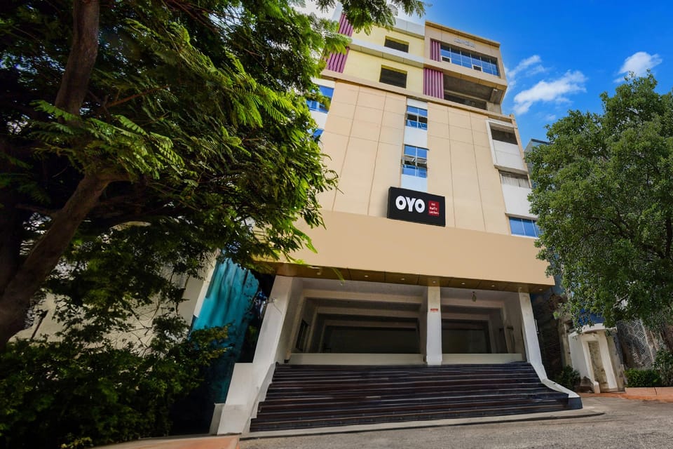 Hotel O by OYO Royal Stay Luxury Rooms Hotel in Hyderabad