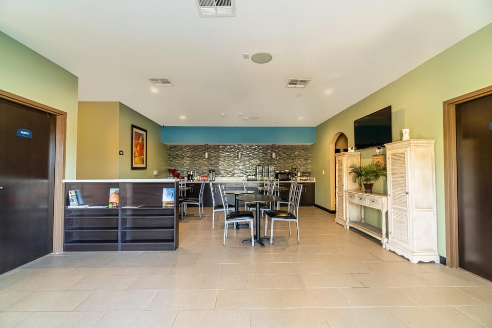 Moulton Inn & Suites By OYO Near Shiner TX  Hotel in Rio Grande