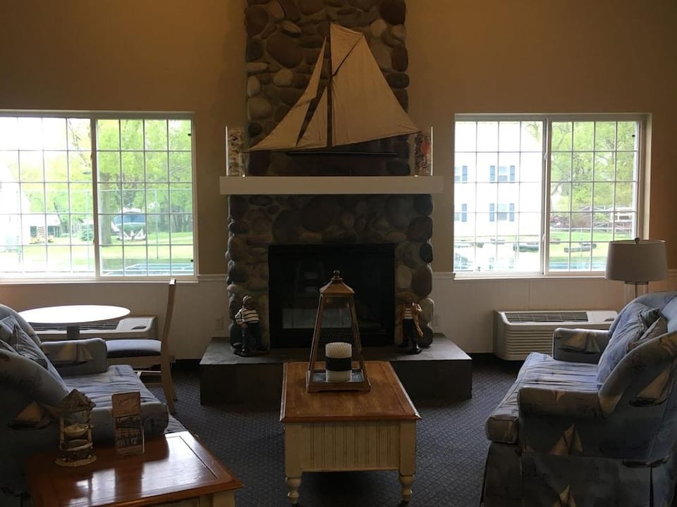 South Beach Resort Hotel Resort in Lakeside Marblehead
