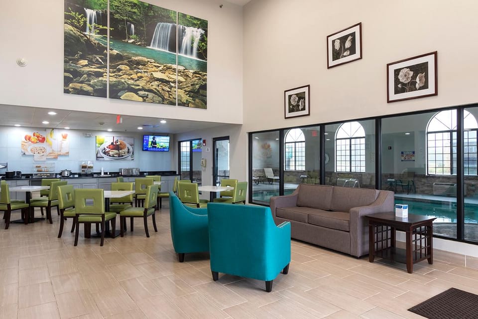Quality Inn & Suites Mount Vernon Hotel in Ozark Mountains