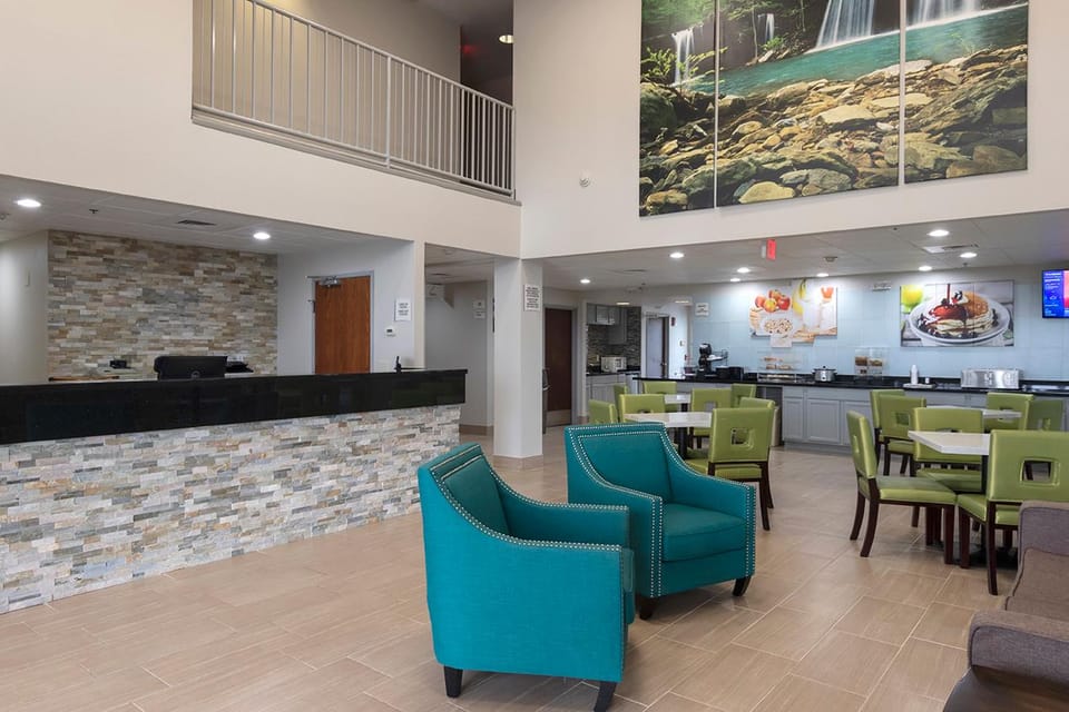 Quality Inn & Suites Mount Vernon Hotel in Ozark Mountains