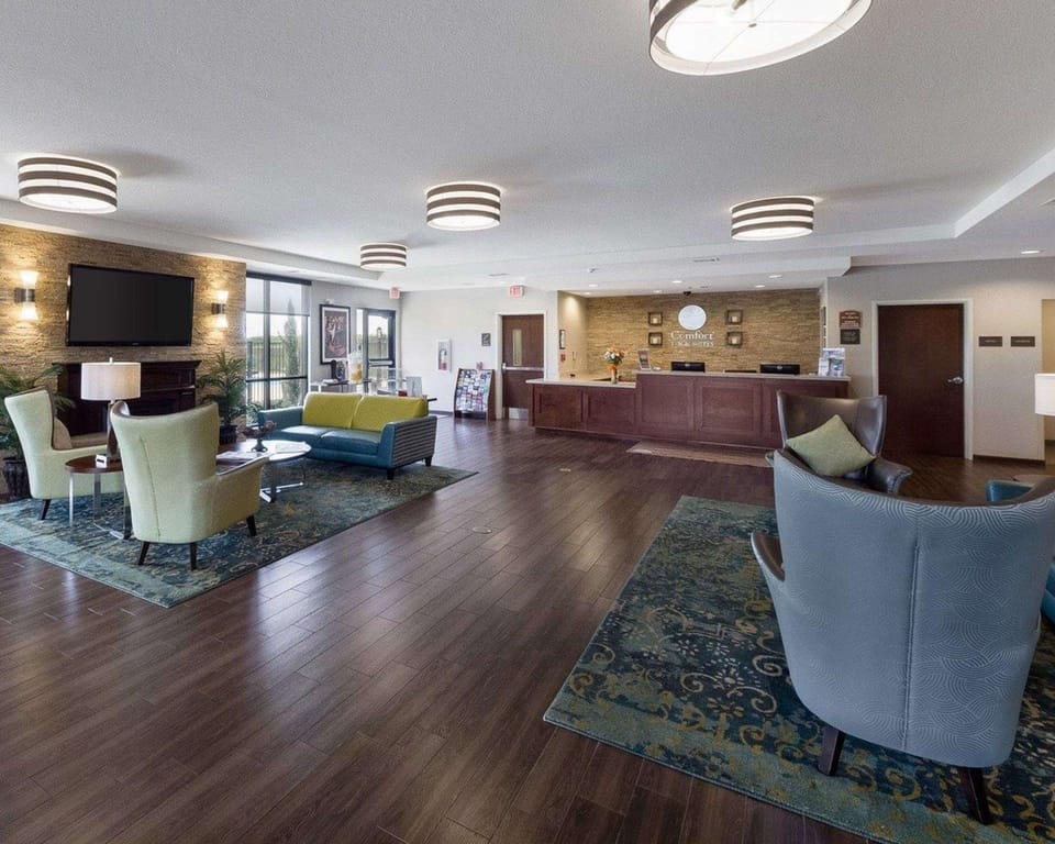 Comfort Inn & Suites Victoria North Hotel in Victoria