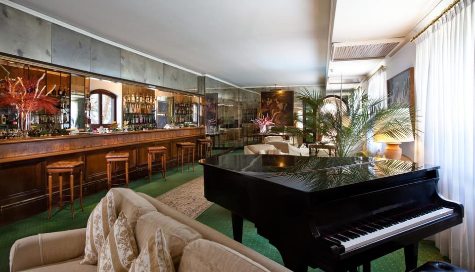 Bar/lounge