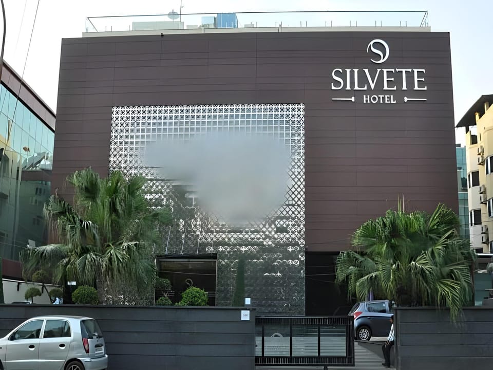 Silvete Hotel Hotel in Lucknow