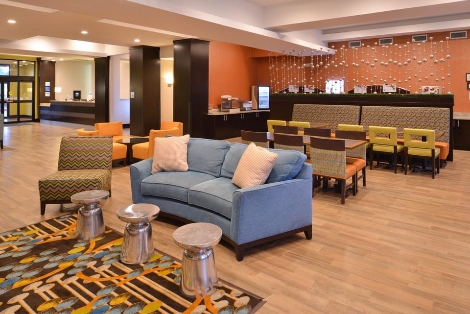 Holiday Inn Express & Suites Austin South By IHG Hotel in South Congress