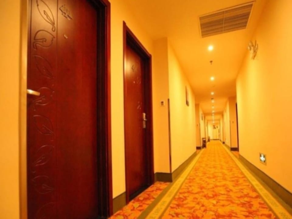 GreenTree Inn Suzhou Wujiang Zhenze Town Zhennan Road Express Hotel Hotel in Suzhou