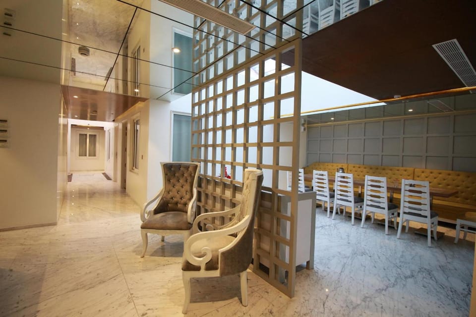 Hotel Emerald Hotel in Chandigarh