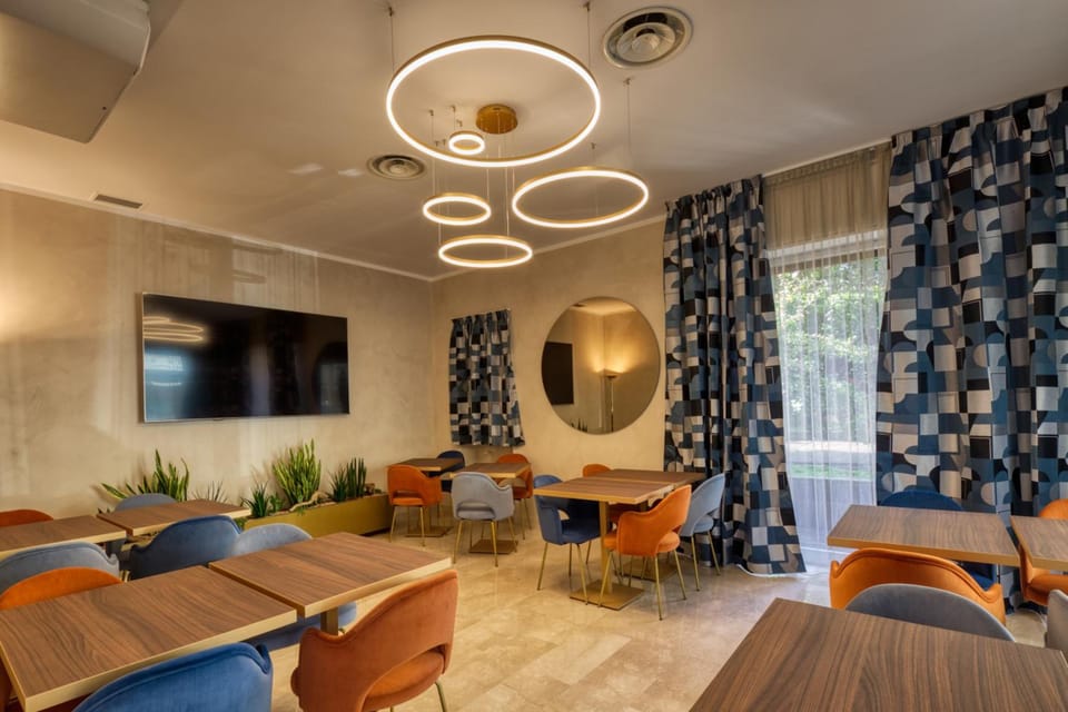 Shared lounge/TV area