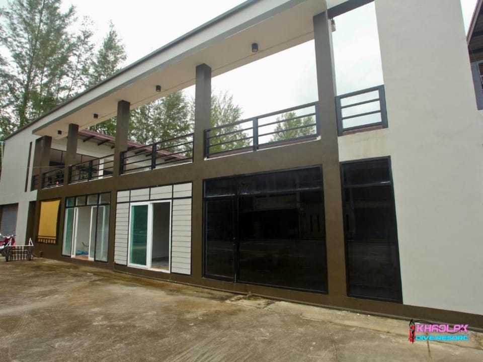 Khaolak Dive Resort Hotel in Khuekkhak