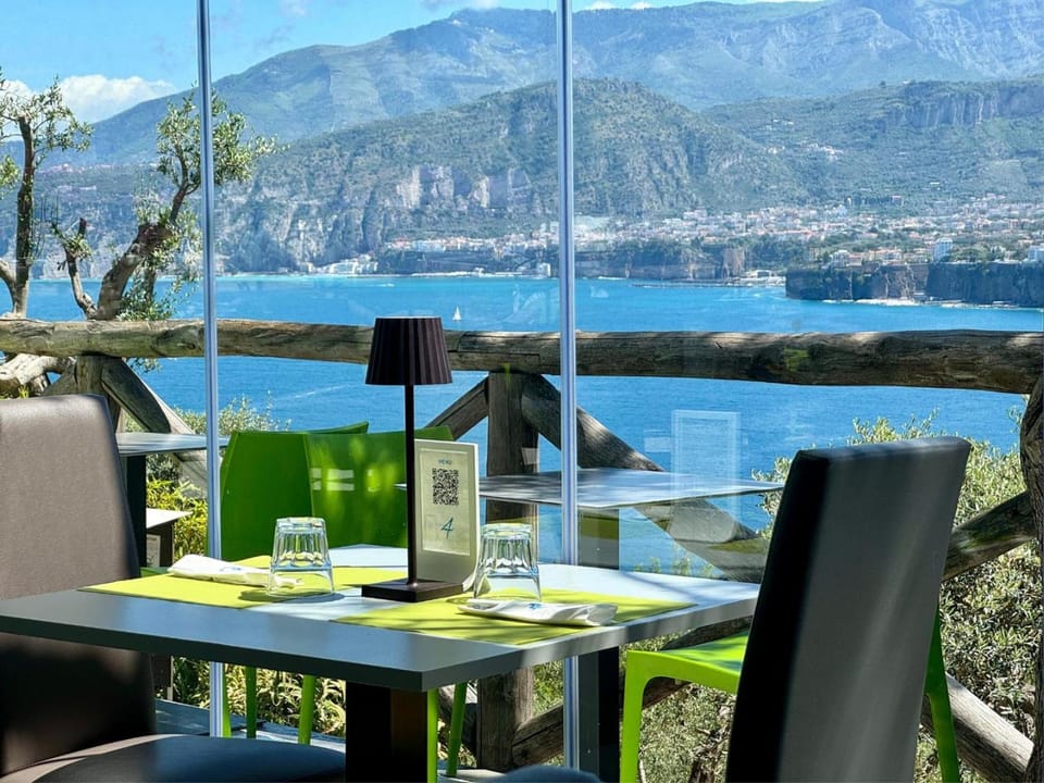 Hostel & Glamping Santa Fortunata Hotel in Sorrento