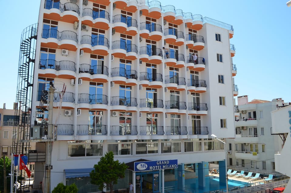 Grand Milano Hotel Hotel in İzmir Province