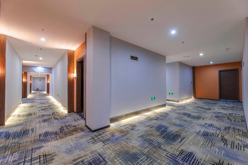 Yitong Hotel (Fenghua Binhai Community Store) Hotel in Zhejiang