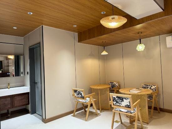 Ye Shu · Lingnan Street Hotel in Guangzhou