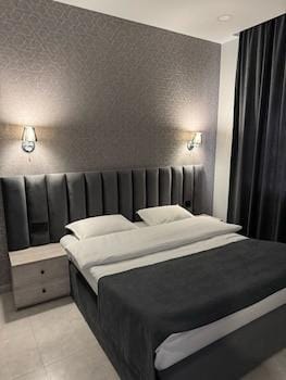 Luxe Plaza Hotel near EVN Zvartnots airport Hotel in Yerevan