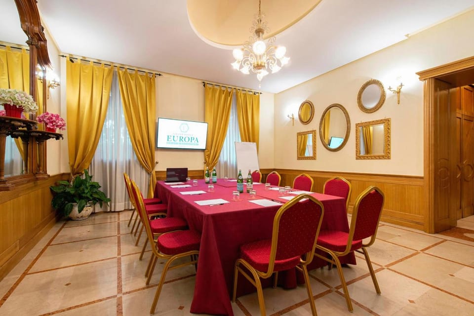 Grand Hotel Europa Hotel in Naples