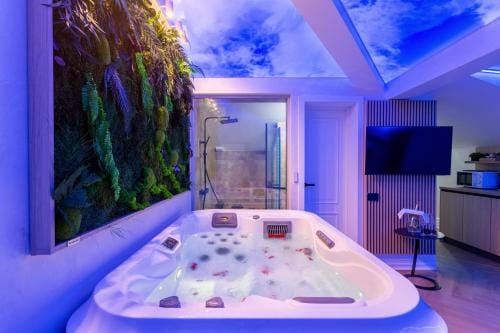 Crystal Luxury Hotel in Craiova