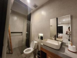 The Canggu Dome 3 - Rooftop Villa Hotel in North Kuta