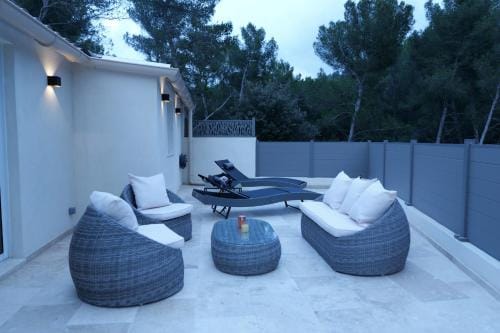 Loveroom de charme avec jacuzzi et sauna Hotel in Marseille