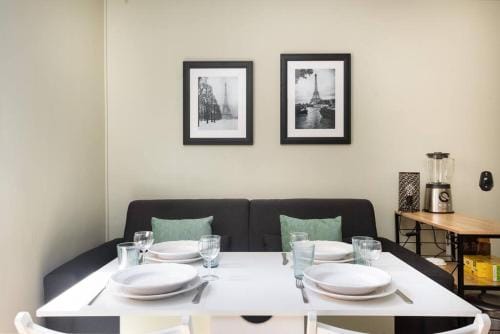 Unique! 500m to Eiffel Tower: Duplex with terrace! Hotel in Paris