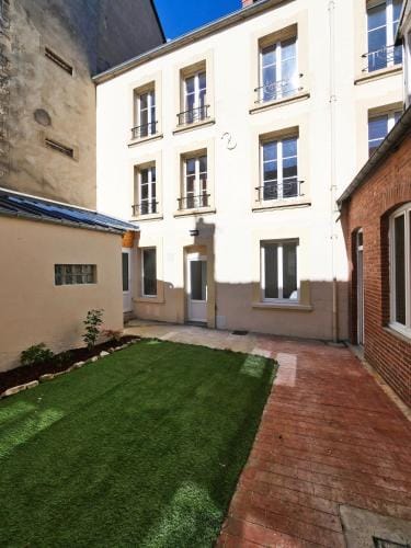 D-Day Suites Hotel in Normandy