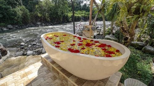 The River Island Sidemen Hotel in Sidemen