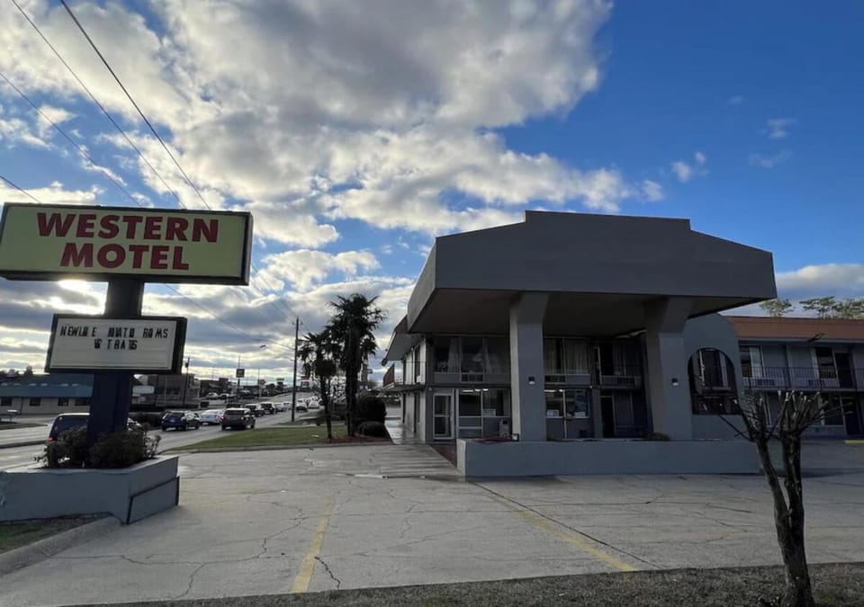 Western Motel By Hattiesburg Hotel in Hattiesburg