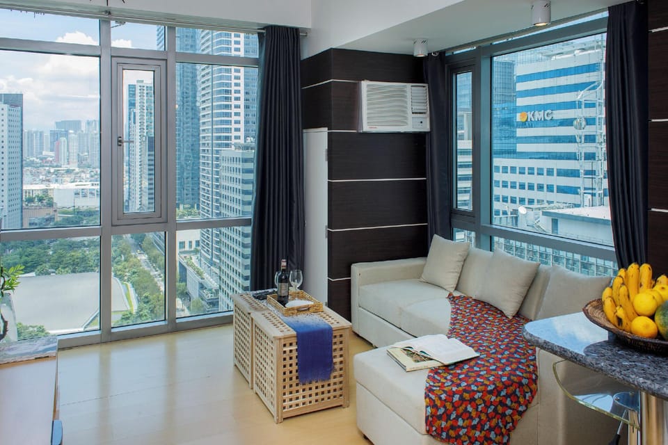 Prime Avant Hotel in Makati