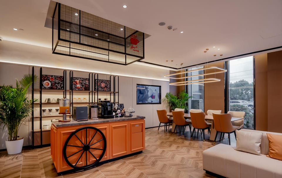 Home Inn Plus Shanghai Songjiang Xinqiao Hotel in Shanghai