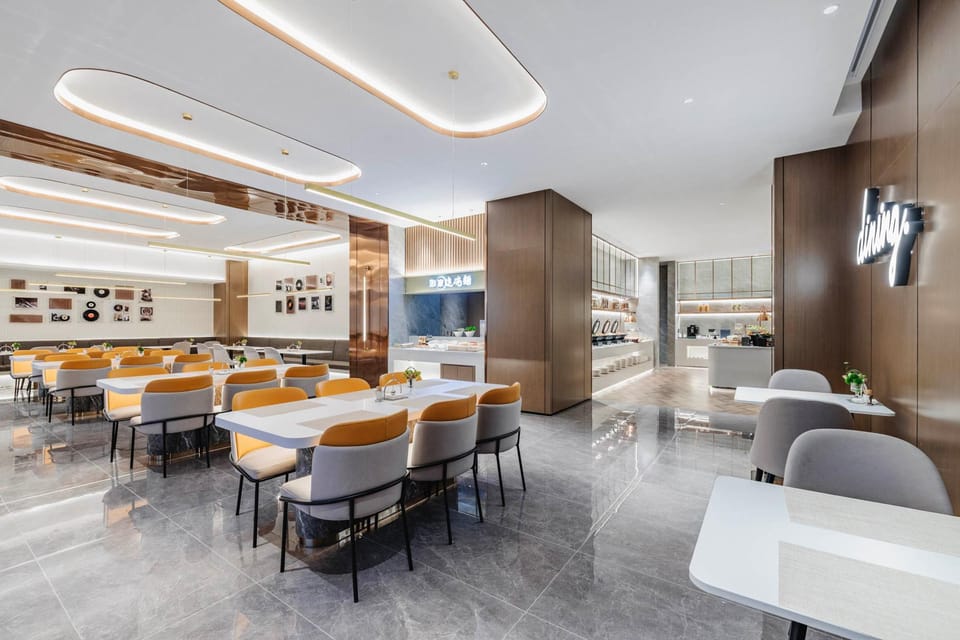 Home Inn Plus Shanghai Lujiazui Shangcheng Road Metro Station Hotel in Shanghai