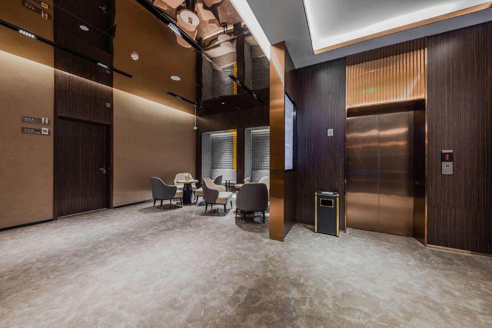 Home Inn Plus Shanghai Meilanhu Luonan Community Metro Station Hotel in Shanghai