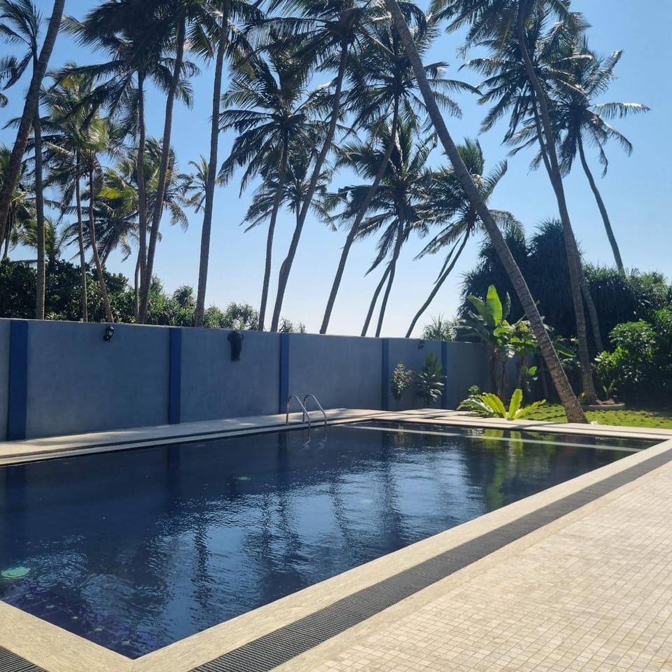 Dhammika Beach Palace Hotel in Wadduwa