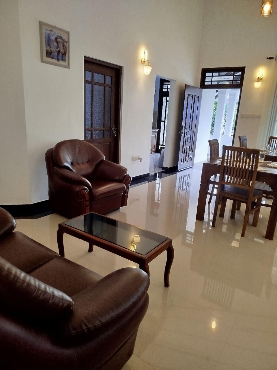 Cosy White Palace Hotel in Negombo
