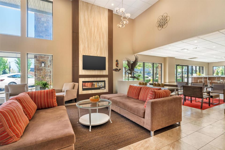 Best Western Plus Burnaby Hotel Hotel in Burnaby