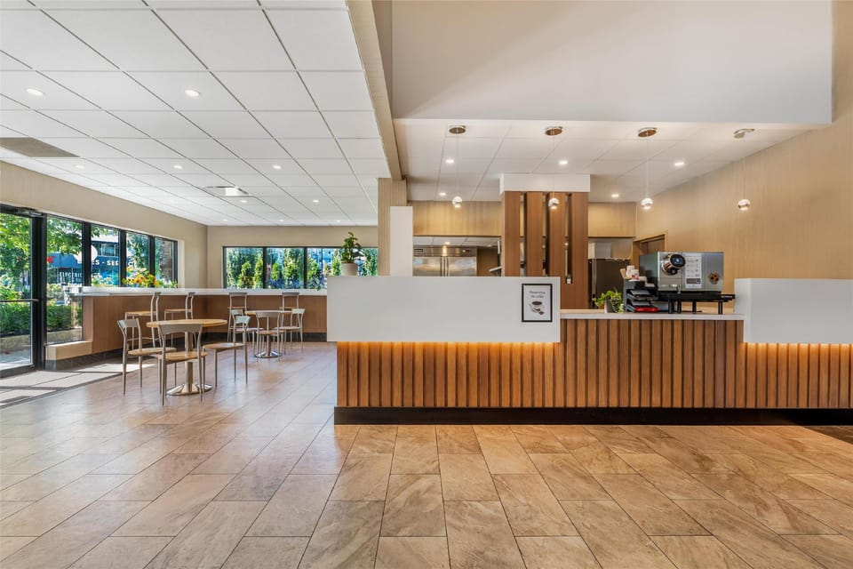 Best Western Plus Burnaby Hotel Hotel in Burnaby