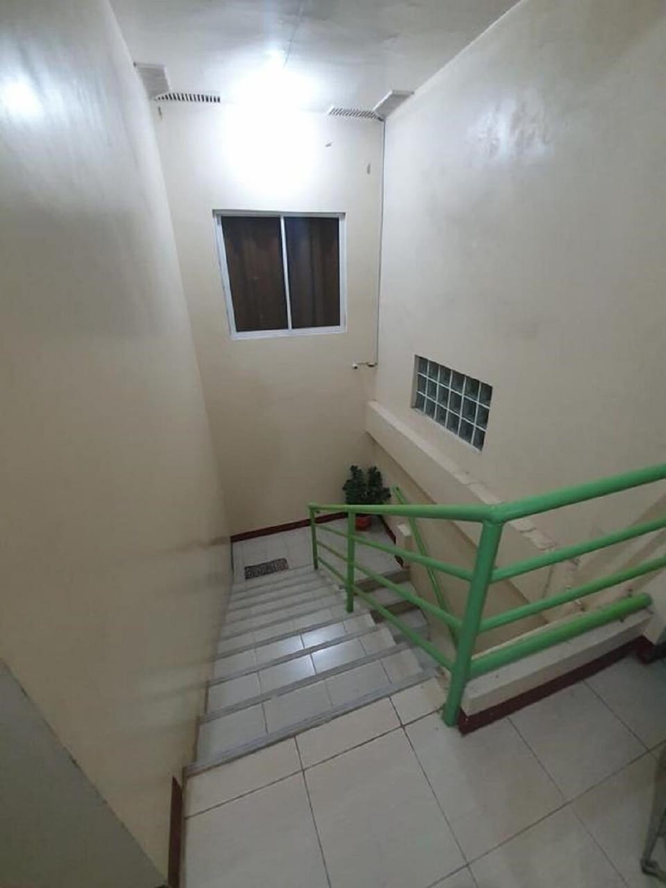 Grants Building Traveller's Lodge Hotel in Central Visayas