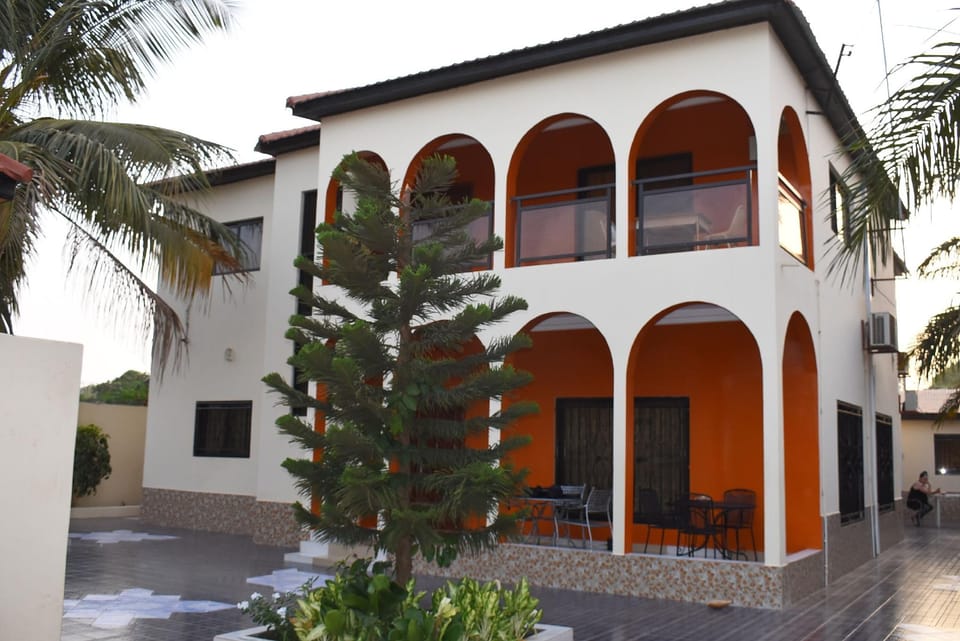 London innn 1 Hotel in Senegal