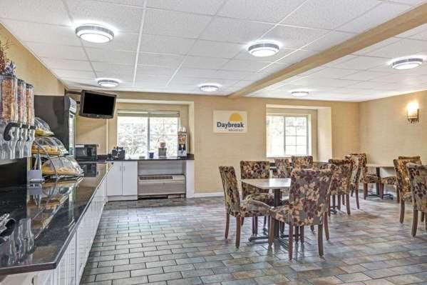 Sturbridge Plaza Hotel Hotel in Southbridge