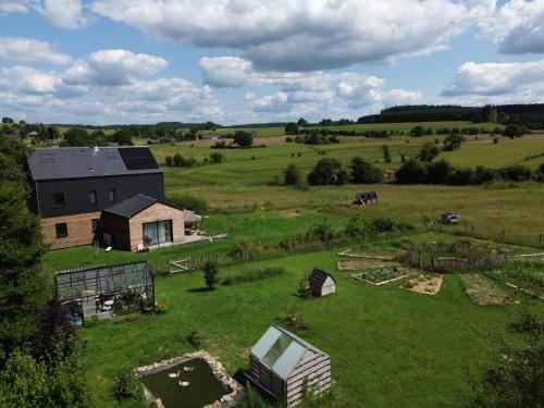 L'Oasis d'Yza Hotel in Wallonia, Belgium
