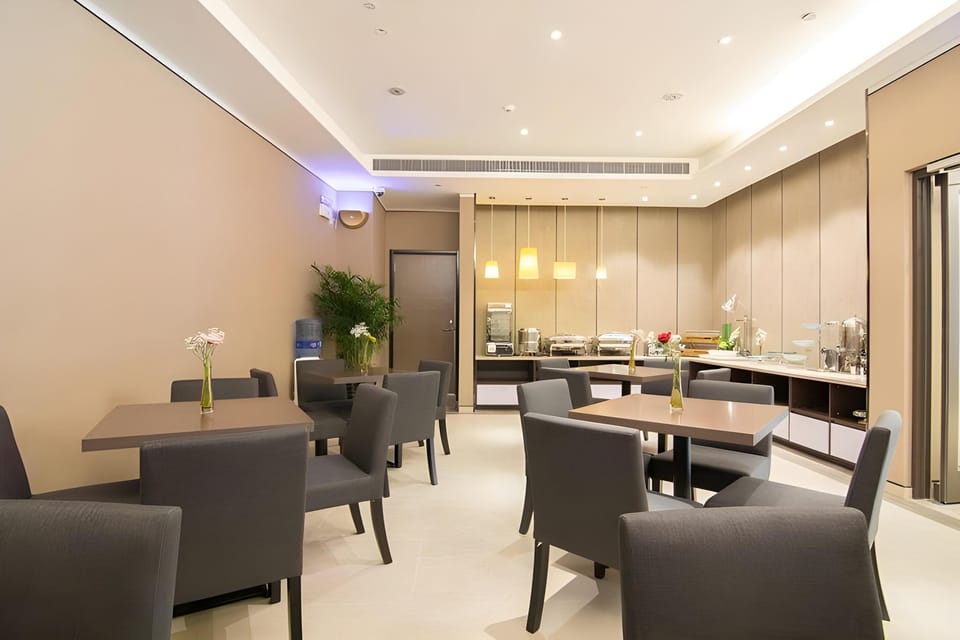 Home Inn Plus Shanghai Dishui Lake Park Harbor Xintiandi Hotel in Shanghai