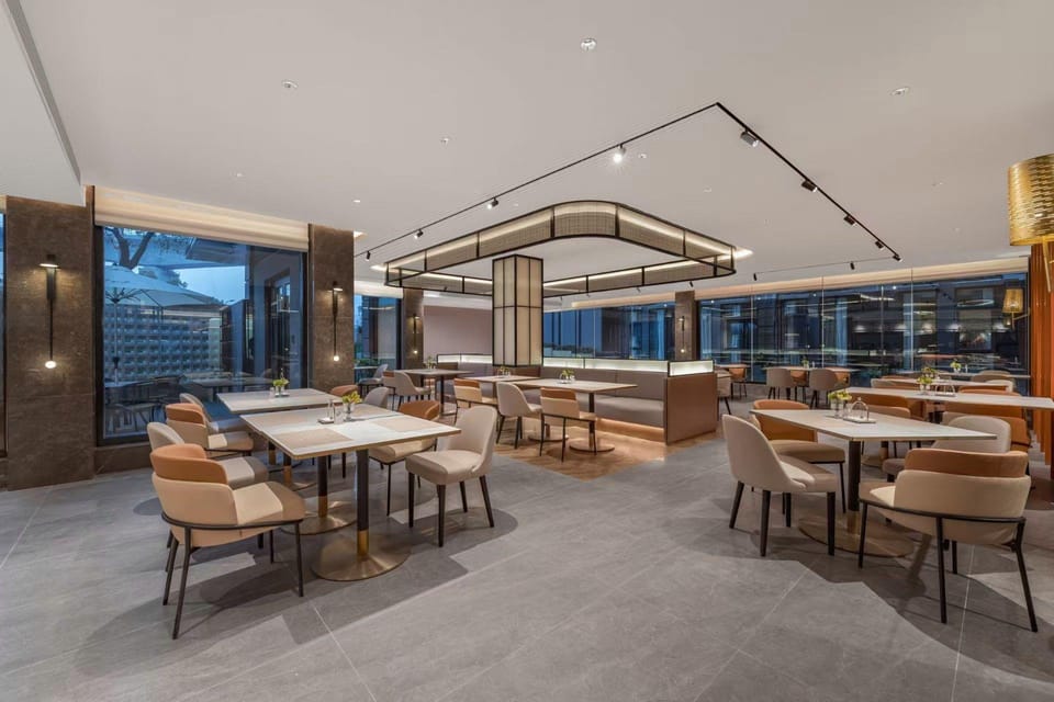 Home Inn Plus Shanghai Hongqiao Airport National Exhibition Center Hotel in Shanghai