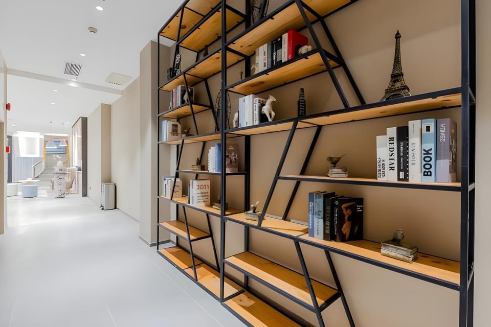 Home Inn Neo Shanghai Caoyang Community Fengqiao Road Metro Station Hotel in Shanghai