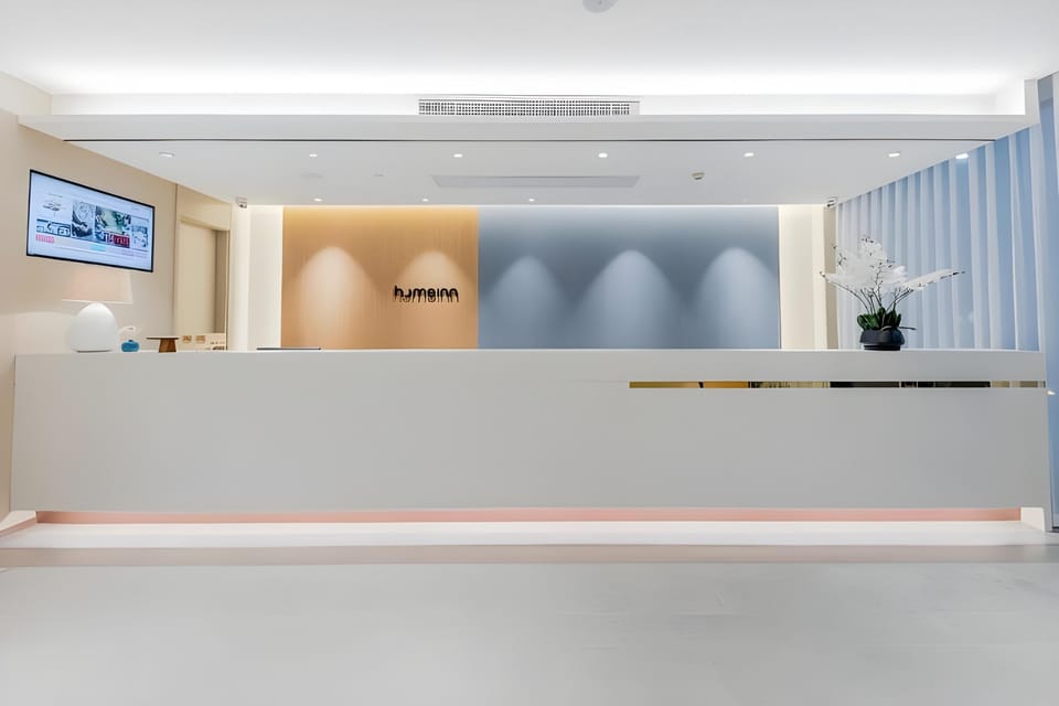 Home Inn Neo Shanghai Caoyang Community Fengqiao Road Metro Station Hotel in Shanghai