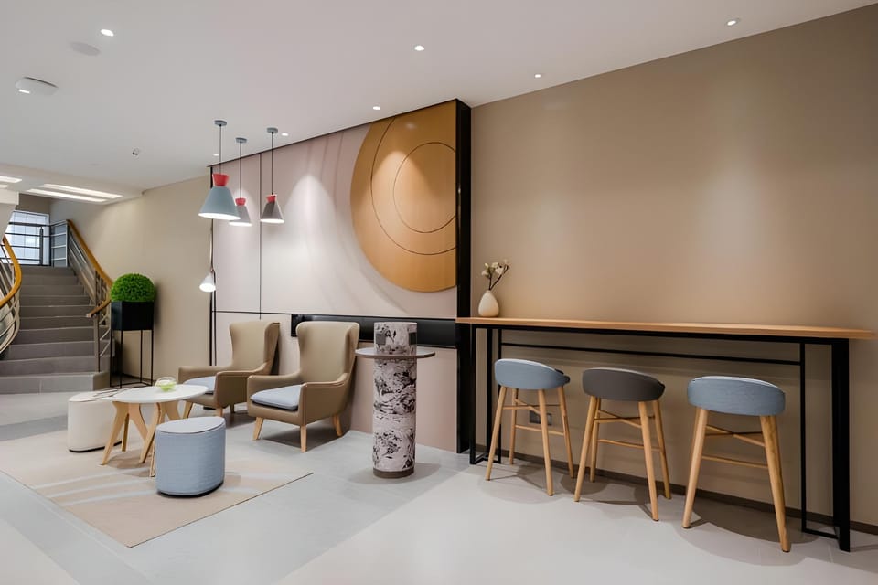 Home Inn Neo Shanghai Caoyang Community Fengqiao Road Metro Station Hotel in Shanghai