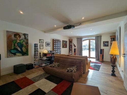Charmante maison d'hotes avec salle de sport et repas maison - FR-1-582-507 Hotel in Auvergne-Rhône-Alpes